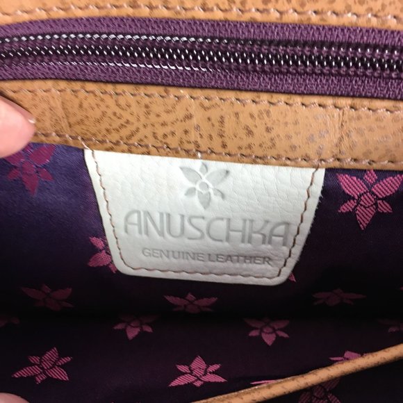 Anuschka NEVER USED Handpainted Leather Shoulder Bag Quilted Butterfly - Picture 8 of 13